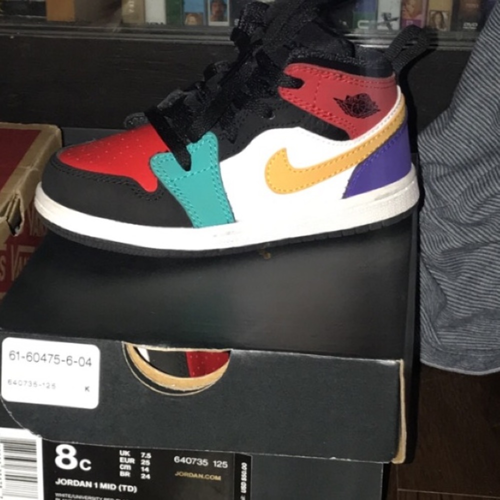 Jordan 1 MID